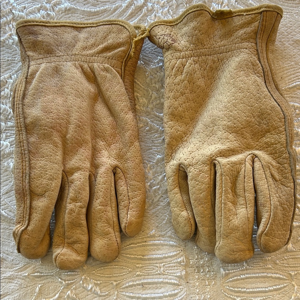 Wells Lamont Men's Large Tan Leather Gloves with Fleece Lining; Good Condition